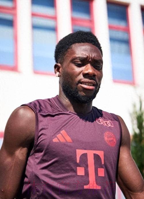 阿斯:皇马推进免签戴维斯的计划 明年1月就可签约